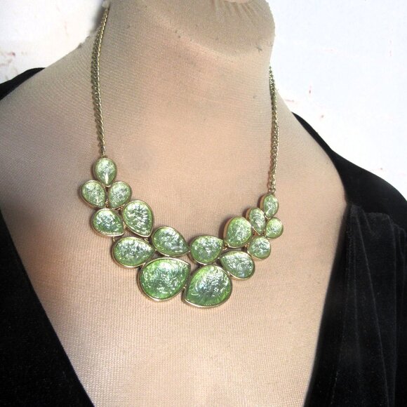 GREEN TEAR DROP NECKLACE, GOLD PLATED, HAND CRAFTED, ADJ LENGTH - Picture 3 of 9